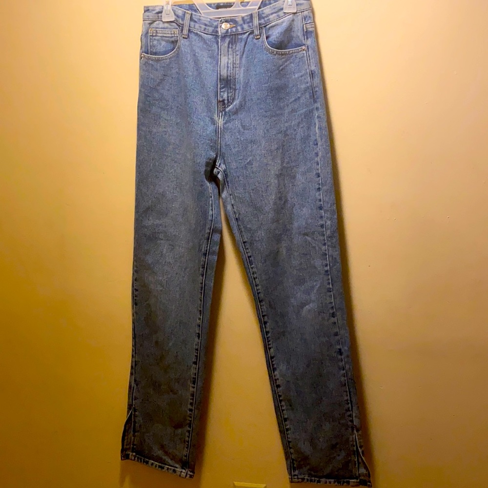 Mid-Wash Blue Jeans w/Distressed Bum